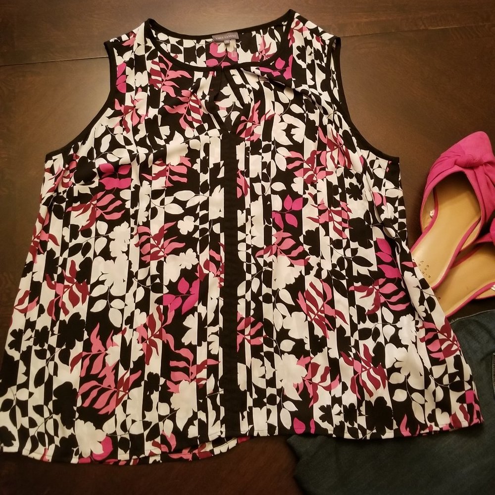 Like New 2X Vince Camuto Pink & White Floral Top